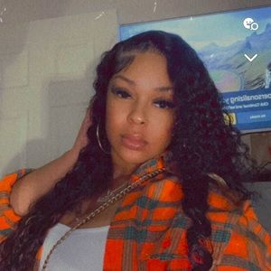 Meet your Posher, Caira